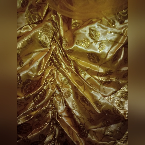 DISNEY PRINCESS BELLE GOWN DISNEY CASTLE COLLECTION - Picture 11 of 14